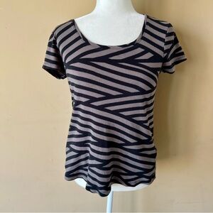 Daisy Fuentes My Favorite Tee Medium Black Gray Striped Shirt Top